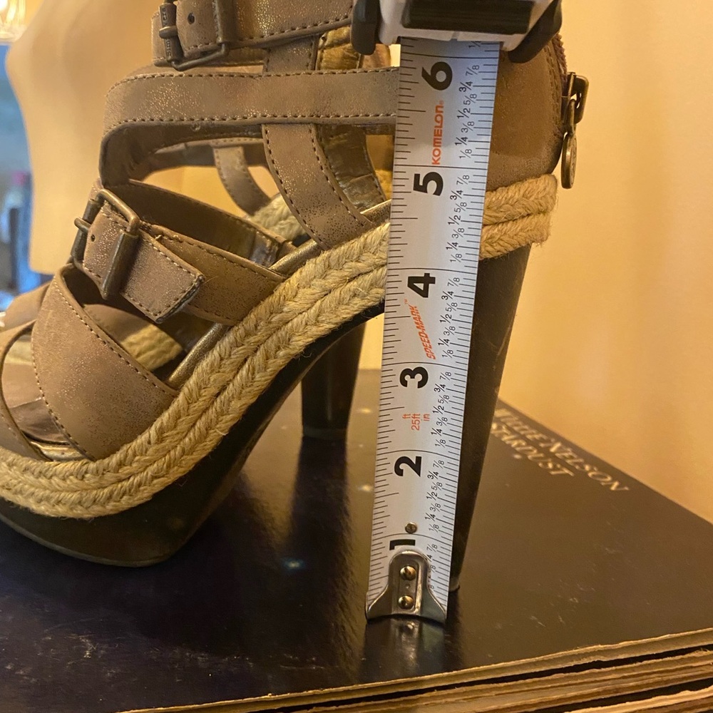 ✨ JUST LISTED 🌟 Simply Vera Sparkle ✨ Strappy  Platform Heels - Women